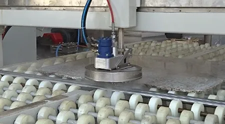 Máy phun tạo nhám bề mặt, Gia công đá bằng tia nước